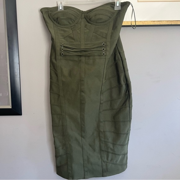 💥SOLD💥 Fashion Nova army green strapless dress 1X - Picture 3 of 7